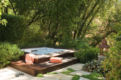 Outdoor Hot Tub Spa Designed for Home Relaxation, 5x7 Feet, 4 Person Capacity, Premium Hydrotherapy